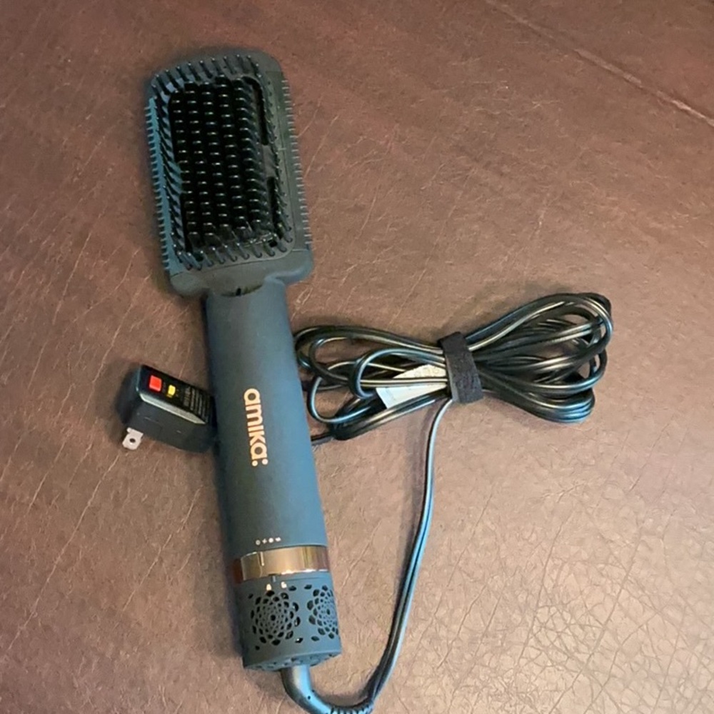 Amika  Black Hair Styling Tool